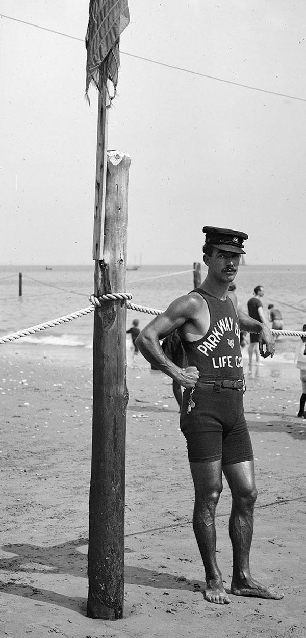 26-Lifeguard-on-the-coast-1920s